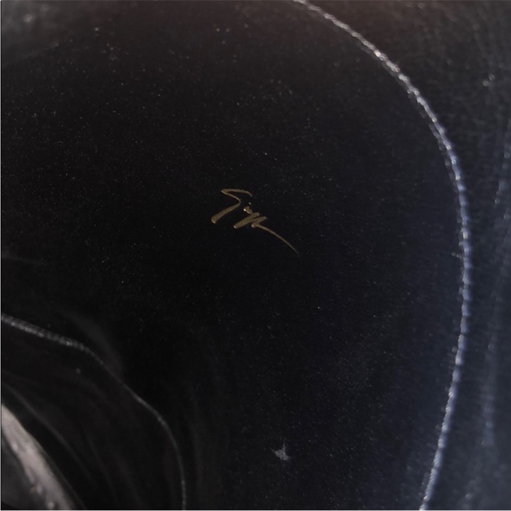 ✨🖤 Giuseppe Zanotti Black shiny textured
Leather Boot🖤✨ - Picture 15 of 16